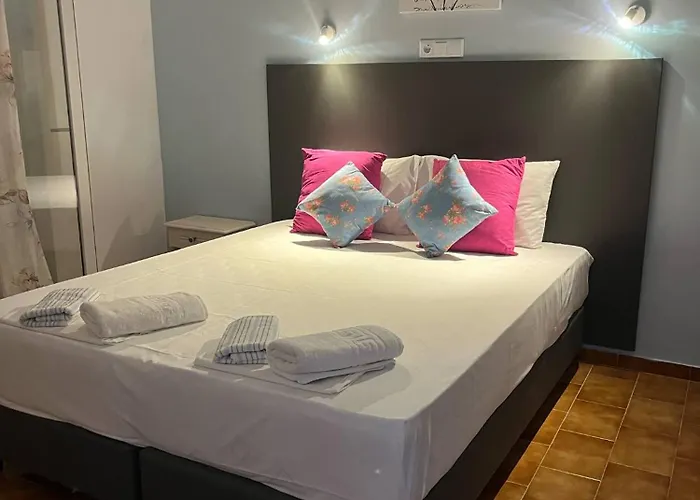 Aris Paschalia Hotell